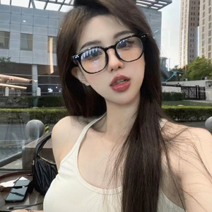 农村少妇野外做爰
